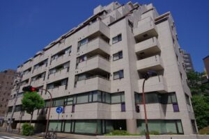 ニューライフ一番町｜半蔵門駅徒歩3分｜12,800万円｜参考利回り2.34％｜オーナーチェンジ物件