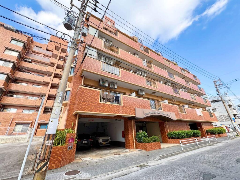 ライオンズマンション泊三丁目第2｜那覇市泊｜2,490万円｜1LDK｜49.56㎡｜中古マンション