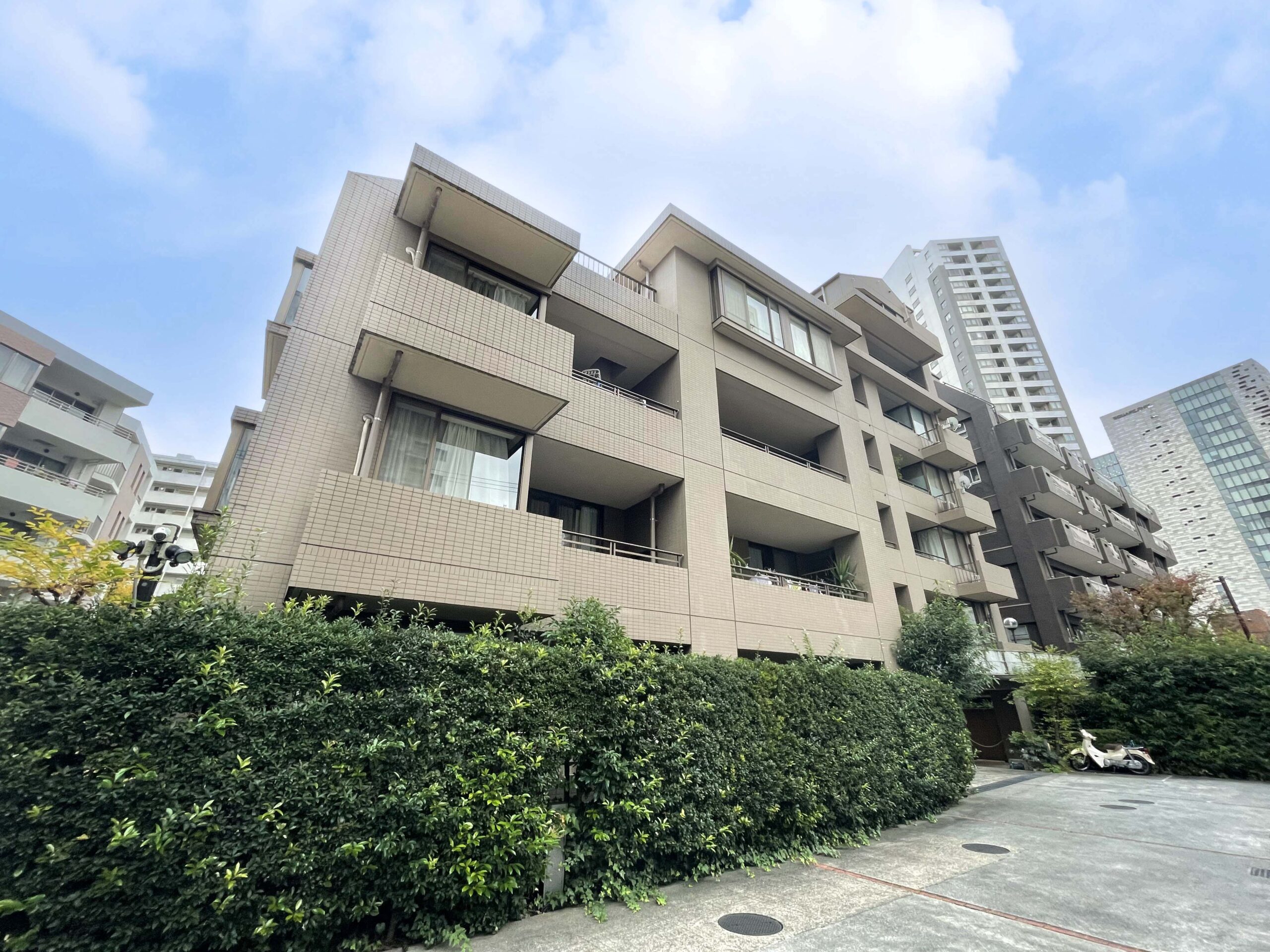 新宿7丁目ハイライズ｜東新宿駅徒歩2分｜11,980万円｜2LDK｜62.24㎡｜売買マンション