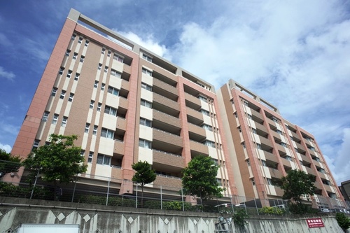 ライオンズ泉崎マークヒルズ701号室｜那覇市楚辺・賃料18万円・2LDK・76.05㎡｜賃貸マンション