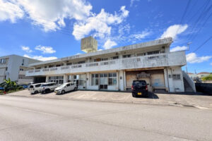 八重瀬町字後原・一棟アパート｜8,500万円・土地571.46㎡・店舗4戸＋住居4戸｜収益物件